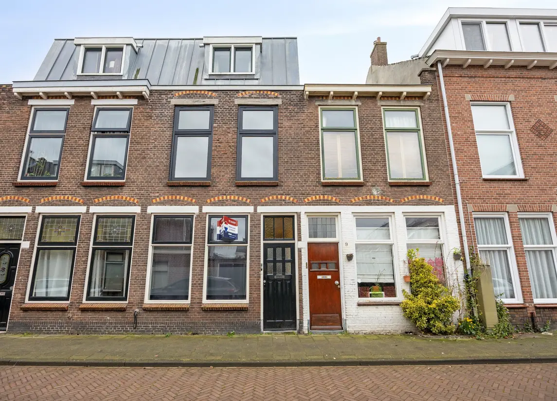 Nieuw
            
    
        
                            REMAX Makelaarsgilde
                        Bronkhorststraat 7B
            
                LEIDEN€ 210.000,- k.k.
            
        
        
                            
                    27 m²
                    2
                    1
