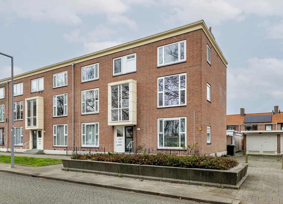 Nieuw
            
    
        
                            REMAX Makelaarsgroep
                        Aveling 83B
            
                HOOGVLIET ROTTERDAM€ 249.500,- k.k.
            
        
        
                            
                    70 m²
                    3
                    2