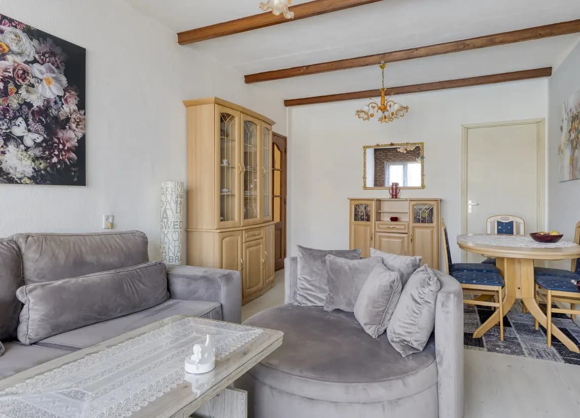 Nieuw
            
    
        
                            REMAX De Vastgoedspecialist
                        Mijtensstraat 103
            
                'S-GRAVENHAGE€ 250.000,- k.k.
            
        
        
                            
                    82 m²
                    4
                    3