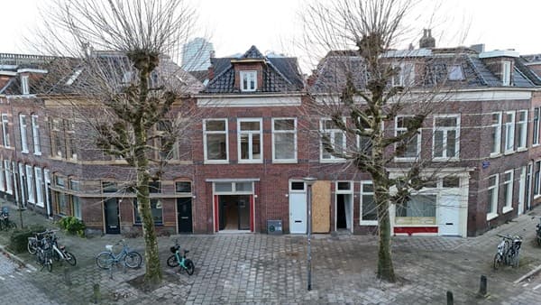 Te huur: Gerenoveerd twee-slaapkamerappartement in de Oosterpoortbuurt!