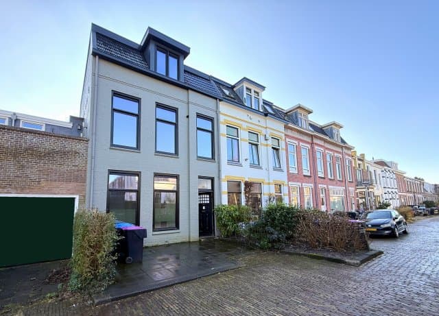 Cornelis Frederiksstraat 1, Leeuwarden