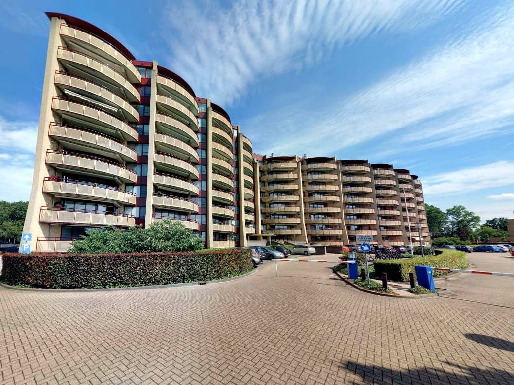 Weisshorn 77, Eindhoven