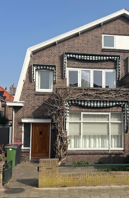 Laan van Sevenstar 18				
				
				
				
					Voorburg				
				
		
					
				
				
					€ 3.200 				
				
				
				
					per maand				
				
					
				
				
				
					Woonoppervlakte: 123 m2				
				
				
				
					Perceeloppervlakte: 0 m2				
				
				
				
					Slaapkamers: 4				
				
				
				
					Energielabel: F
