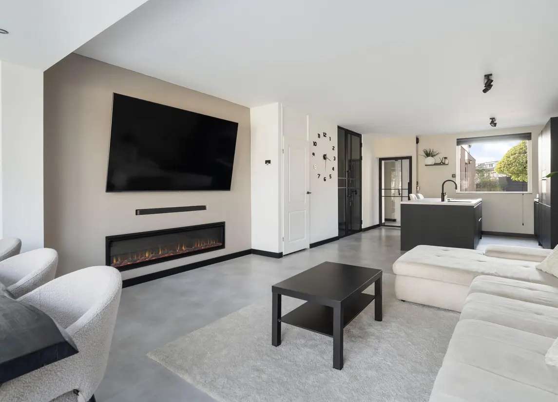 Nieuw
REMAX Totaal Makelaars
Vlietland 35
MIJNSHEERENLAND€ 499.000,- k.k.
130 m²
5
4